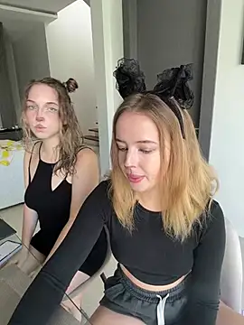 Nura n Sarah online show from 12-19-24, 05:18