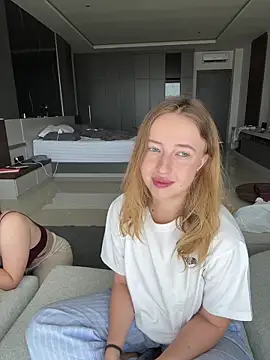 Nura n Sarah online show from 10-09-25, 04:10