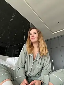 Nura n Sarah online show from 11-29-25, 05:10