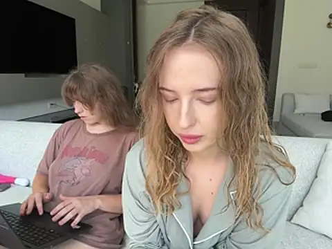 Nura n Sarah online show from 03-13-26, 05:03