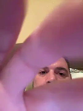 Snapshot of h4cAlex chatting on 12-18-24, 05:52 h4cAlex online show from 12-18-24, 05:52