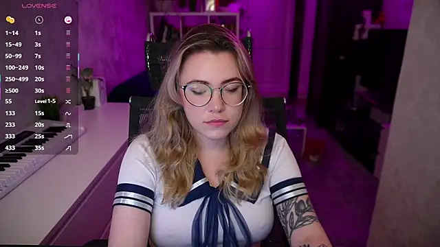 Snapshot of RemyCute chatting on 09-18-25, 06:54 RemyCute online show from 09-18-25, 06:54