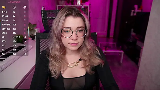 Snapshot of RemyCute chatting on 09-20-25, 08:10 RemyCute online show from 09-20-25, 08:10