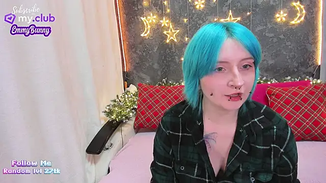 Snapshot of EmmyBunny chatting on 12-16-24, 05:43 EmmyBunny online show from 12-16-24, 05:43