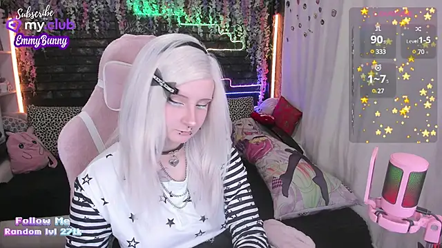 Snapshot of EmmyBunny chatting on 01-21-25, 03:43 EmmyBunny online show from 01-21-25, 03:43