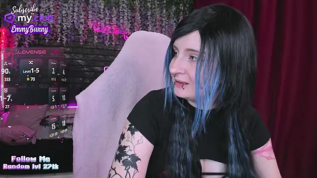 Snapshot of EmmyBunny chatting on 02-25-25, 03:38 EmmyBunny online show from 02-25-25, 03:38