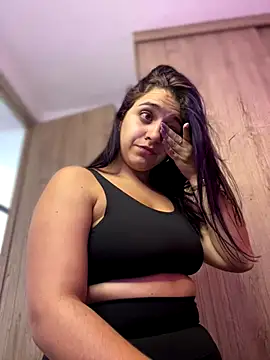 Alicia Ruiz online show from 12-16-25, 06:13