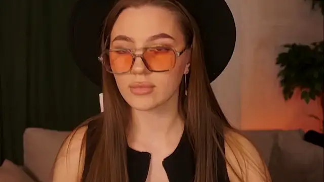 Snapshot of MaryHillty chatting on 12-06-24, 12:16 MaryHillty online show from 12-06-24, 12:16