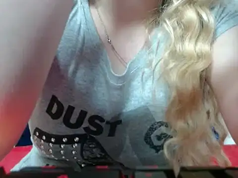 69liamilk69 online show from 12-28-24, 03:37