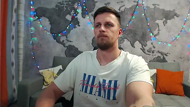 Snapshot of VikingChrisss chatting on 12-20-24, 08:55 VikingChrisss online show from 12-20-24, 08:55