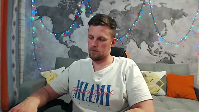 Snapshot of VikingChrisss chatting on 12-20-24, 11:58 VikingChrisss online show from 12-20-24, 11:58