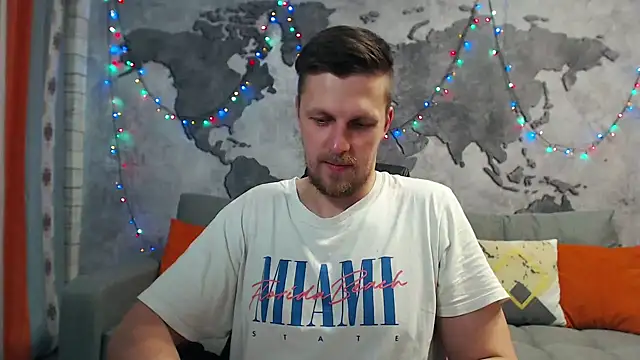 Snapshot of VikingChrisss chatting on 12-22-24, 10:28 VikingChrisss online show from 12-22-24, 10:28