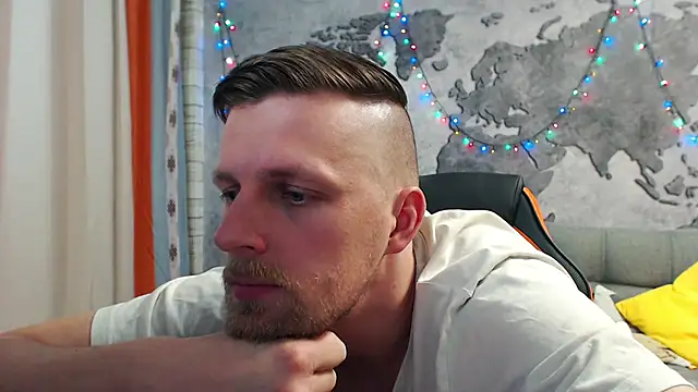 Snapshot of VikingChrisss chatting on 01-03-25, 01:14 VikingChrisss online show from 01-03-25, 01:14