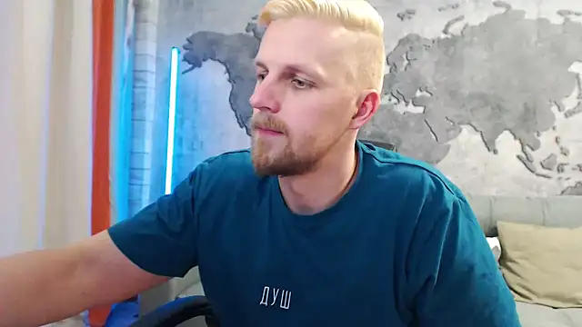 Snapshot of VikingChrisss chatting on 01-25-25, 02:03 VikingChrisss online show from 01-25-25, 02:03