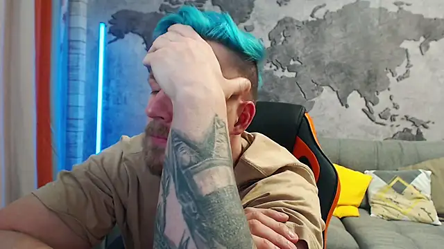 Snapshot of VikingChrisss chatting on 02-10-25, 02:37 VikingChrisss online show from 02-10-25, 02:37