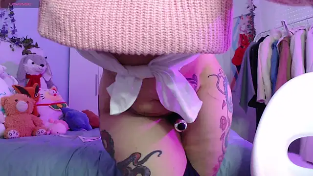 Snapshot of NaruBolita chatting on 02-26-25, 11:41 NaruBolita online show from 02-26-25, 11:41