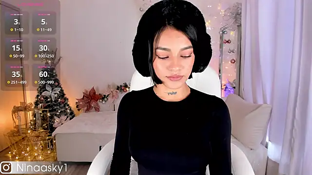 Snapshot of ninaa_sky chatting on 12-21-24, 12:59 ninaa sky online show from 12-21-24, 12:59