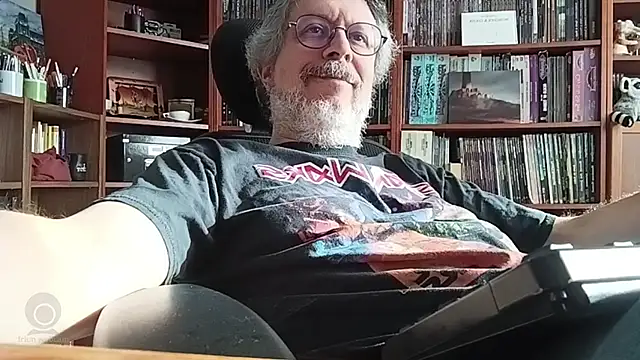 Mandra is a whore online show from 11-10-25, 11:09