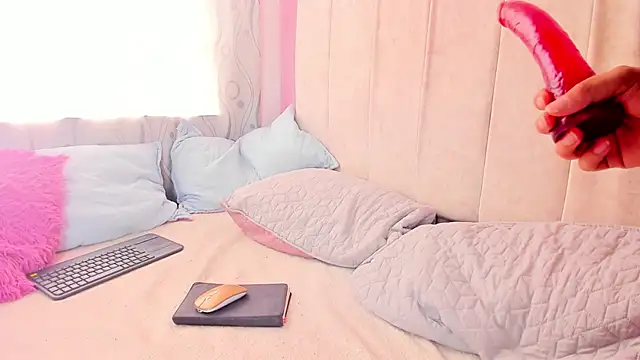 Snapshot of Satuurn_ chatting on 02-07-25, 06:56 Satuurn online show from 02-07-25, 06:56