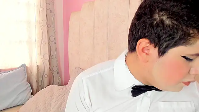 Snapshot of Satuurn_ chatting on 02-11-25, 04:13 Satuurn online show from 02-11-25, 04:13