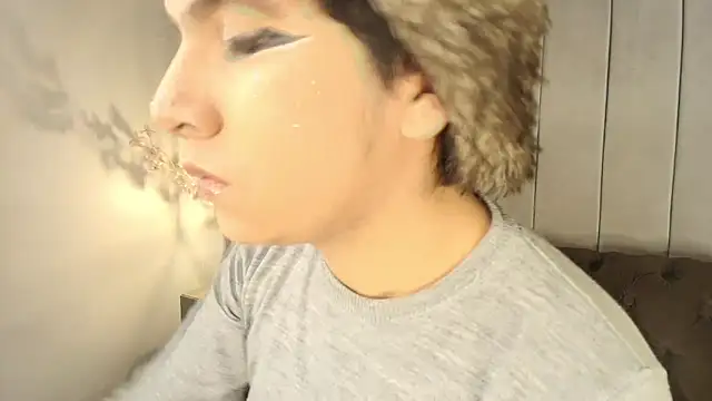 Snapshot of Satuurn_ chatting on 02-10-26, 02:10 Satuurn online show from 02-10-26, 02:10