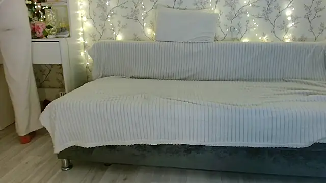 Imcarrieberry online show from 03-18-25, 03:10