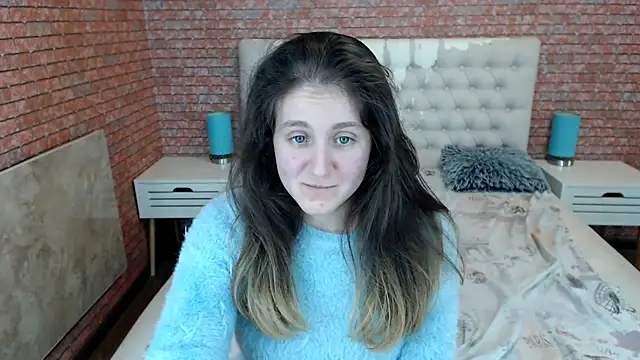 Holliy Cooper online show from 10-26-25, 12:11