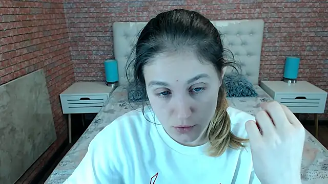 Holliy Cooper online show from 11-29-25, 09:34