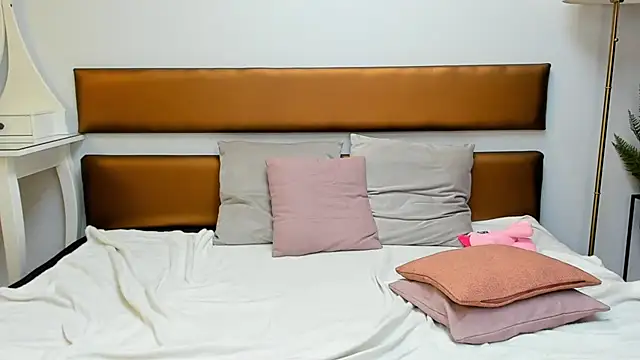 MissYvie online show from 02-27-25, 10:04