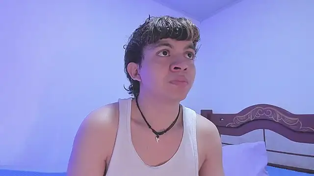 Snapshot of Lucaas_King chatting on 12-23-24, 06:58 Lucaas King online show from 12-23-24, 06:58