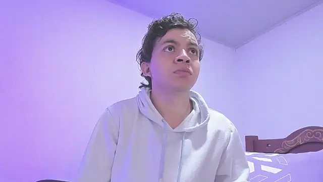 Snapshot of Lucaas_King chatting on 01-22-25, 01:53 Lucaas King online show from 01-22-25, 01:53