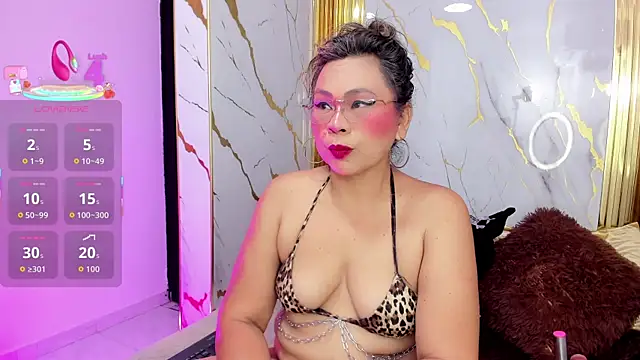 Snapshot of dianamilf chatting on 11-26-25, 02:56 dianamilf online show from 11-26-25, 02:56