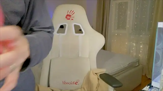 Madi soon online show from 10-27-25, 05:06