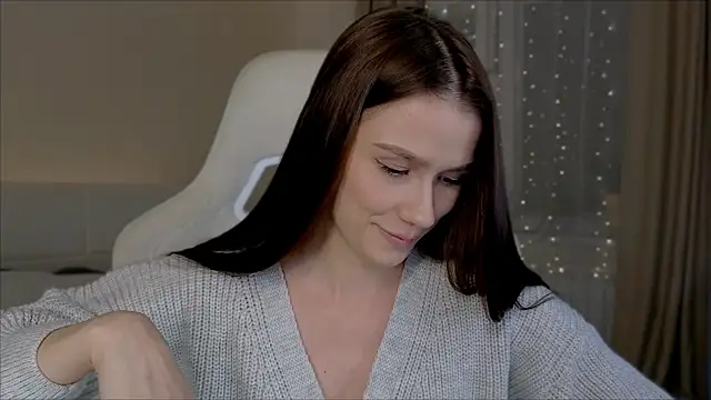 Madi soon online show from 10-28-25, 05:15