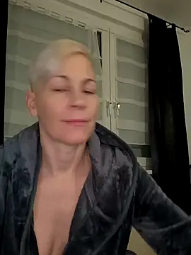 DarleenHot online show from 12-20-24, 06:29