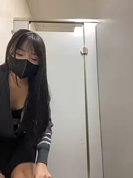 Snapshot of Asia-Lynn chatting on 12-04-24, 02:15 Asia-Lynn online show from 12-04-24, 02:15