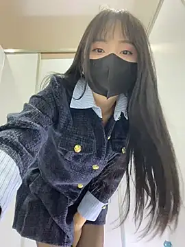 Snapshot of Asia-Lynn chatting on 01-20-25, 11:02 Asia-Lynn online show from 01-20-25, 11:02