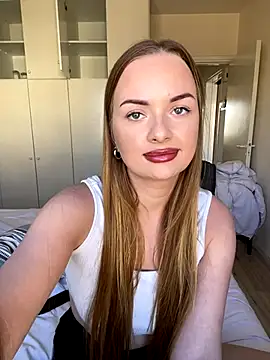 ElenaRebelle online show from 10-02-25, 07:26