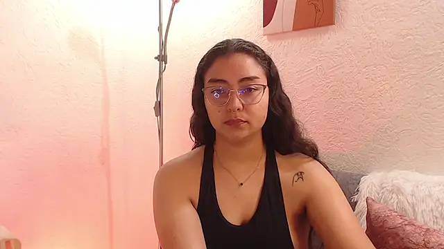 Snapshot of _Kim__M chatting on 02-22-26, 02:48 Kim M online show from 02-22-26, 02:48