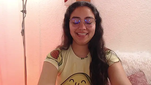 Snapshot of _Kim__M chatting on 02-28-26, 01:01 Kim M online show from 02-28-26, 01:01