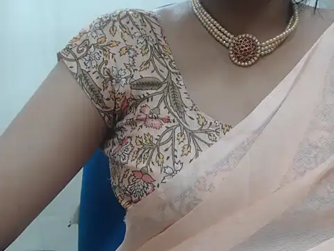 Snapshot of Lovely_Siri_23 chatting on 11-21-25, 06:01 Lovely Siri 23 online show from 11-21-25, 06:01