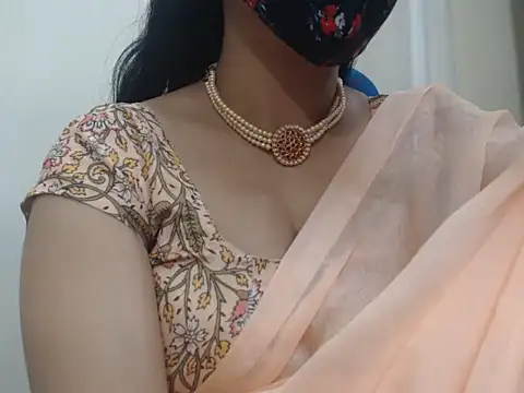 Snapshot of Lovely_Siri_23 chatting on 12-14-25, 06:23 Lovely Siri 23 online show from 12-14-25, 06:23