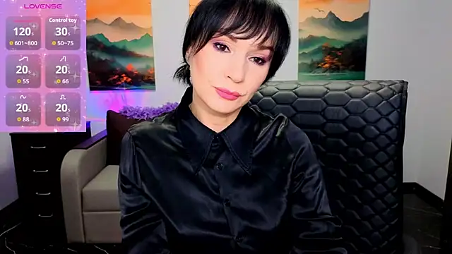 Sofia Ford online show from 10-28-25, 01:25