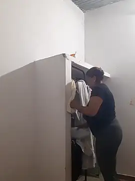 Snapshot of Valeria73 chatting on 11-18-25, 02:28 Valeria73 online show from 11-18-25, 02:28