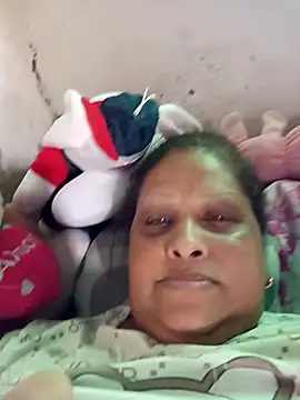 Snapshot of Valeria73 chatting on 02-25-26, 06:28 Valeria73 online show from 02-25-26, 06:28