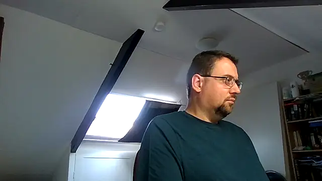 Snapshot of rdewaard81 chatting on 09-19-25, 09:11 rdewaard81 online show from 09-19-25, 09:11