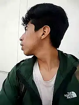 Snapshot of Alexander9827 chatting on 12-24-24, 09:33 Alexander9827 online show from 12-24-24, 09:33