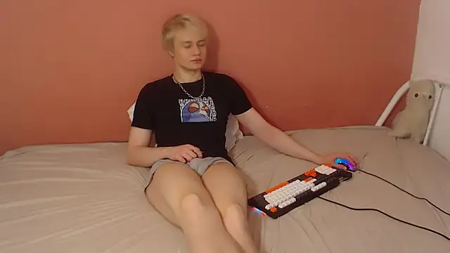 Oliver sweet  online show from 04-09-26, 01:16