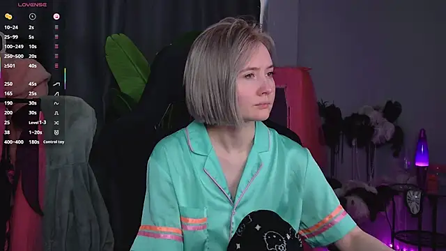 ReiYosimoto online show from 03-31-26, 02:28