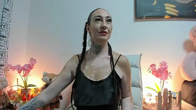 Rayanablackandwhite online show from 09-19-25, 06:41